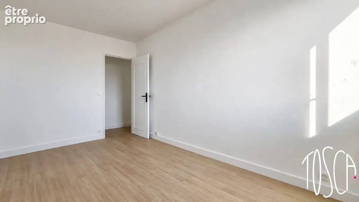 Thiais - 2 pieces 47 m² - dpe c - parking - cave - au pied du tvm - photo 11
