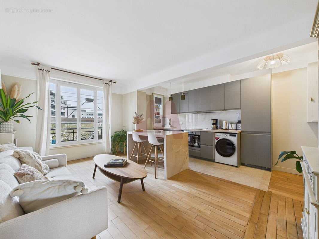 Appartement à PARIS-15E