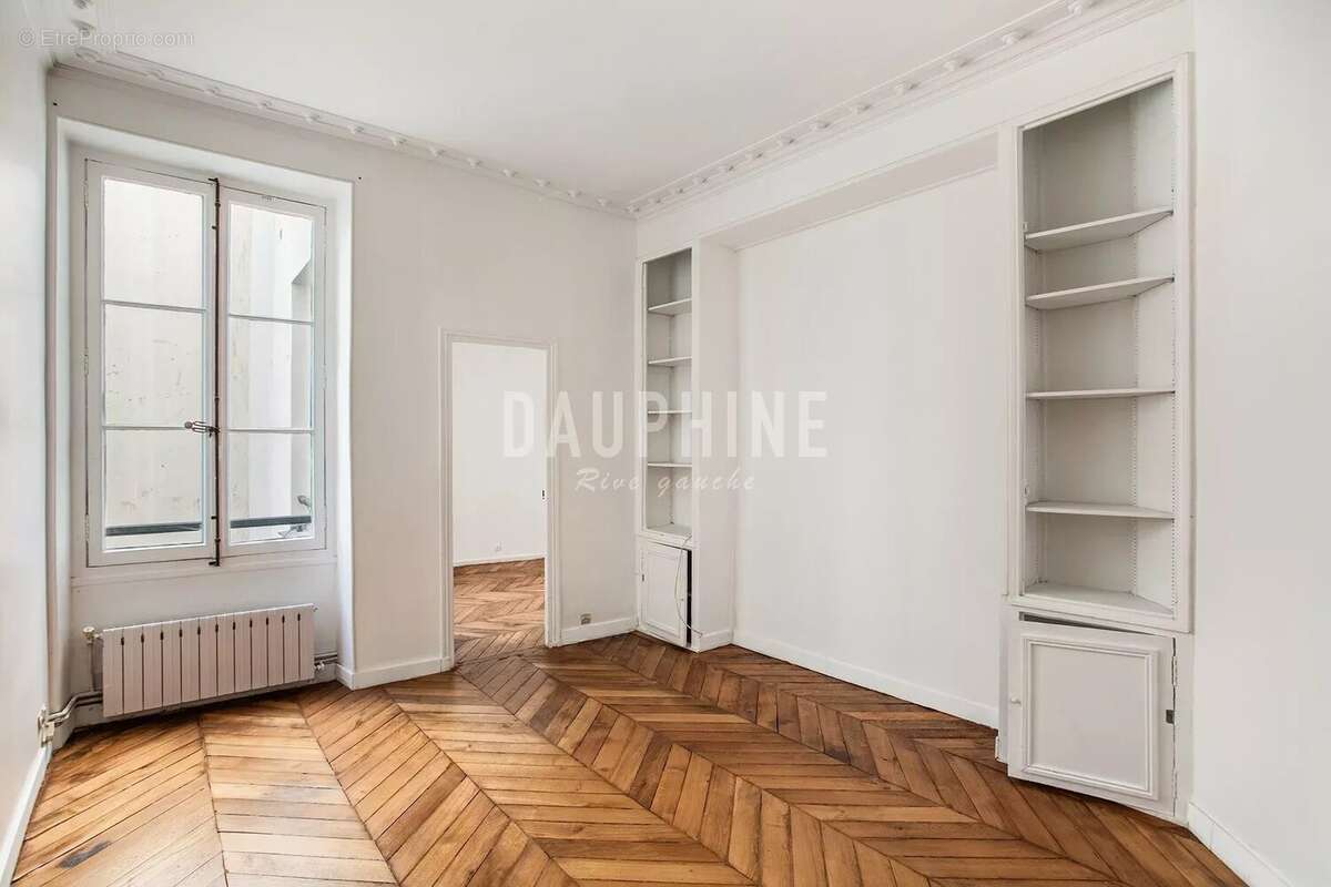 Appartement à PARIS-7E