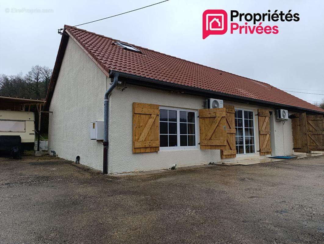 Secteur Epeugney- Maison de plain-pied avec grandes dépendances et abri caravane - photo 12