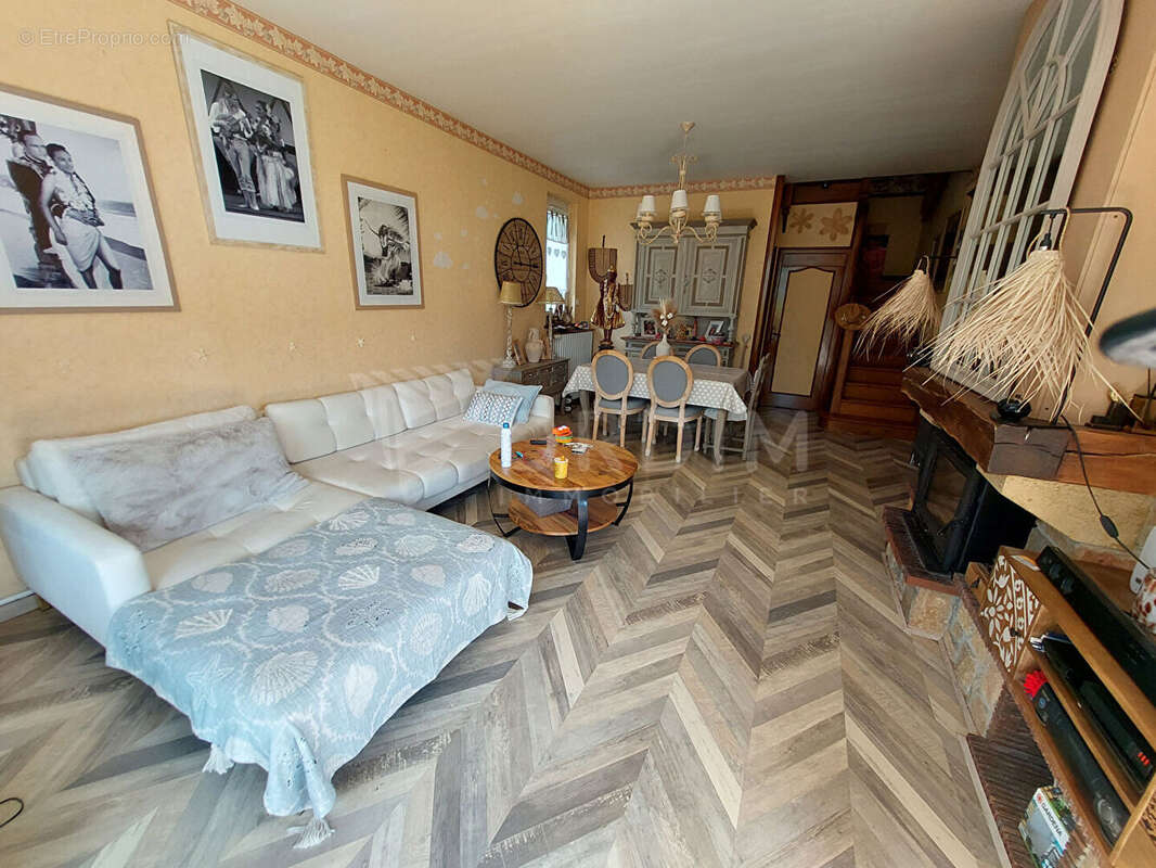 Maison à BUSSY-LE-REPOS