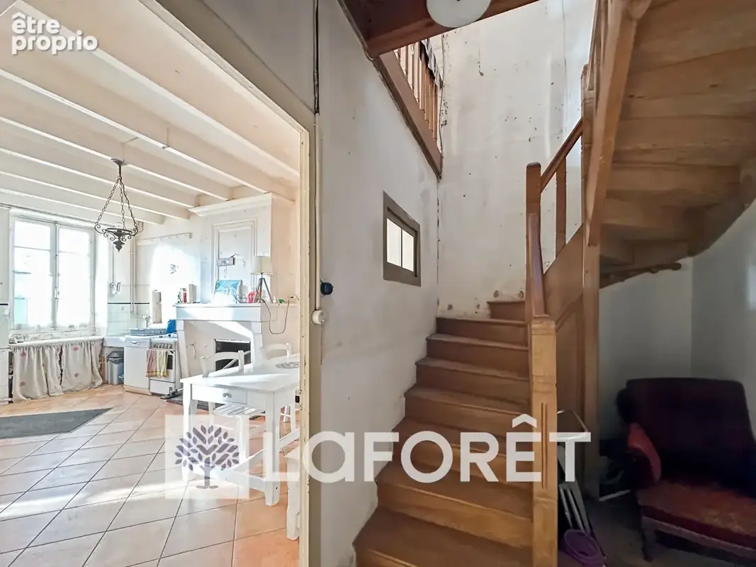 Maison charentaise à rénover de 111 m² avec grange attenante de 50 m² à Saint-André-de-Lidon (17260) - photo 6