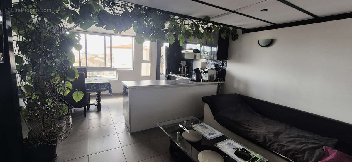 Appartement à MAUGUIO