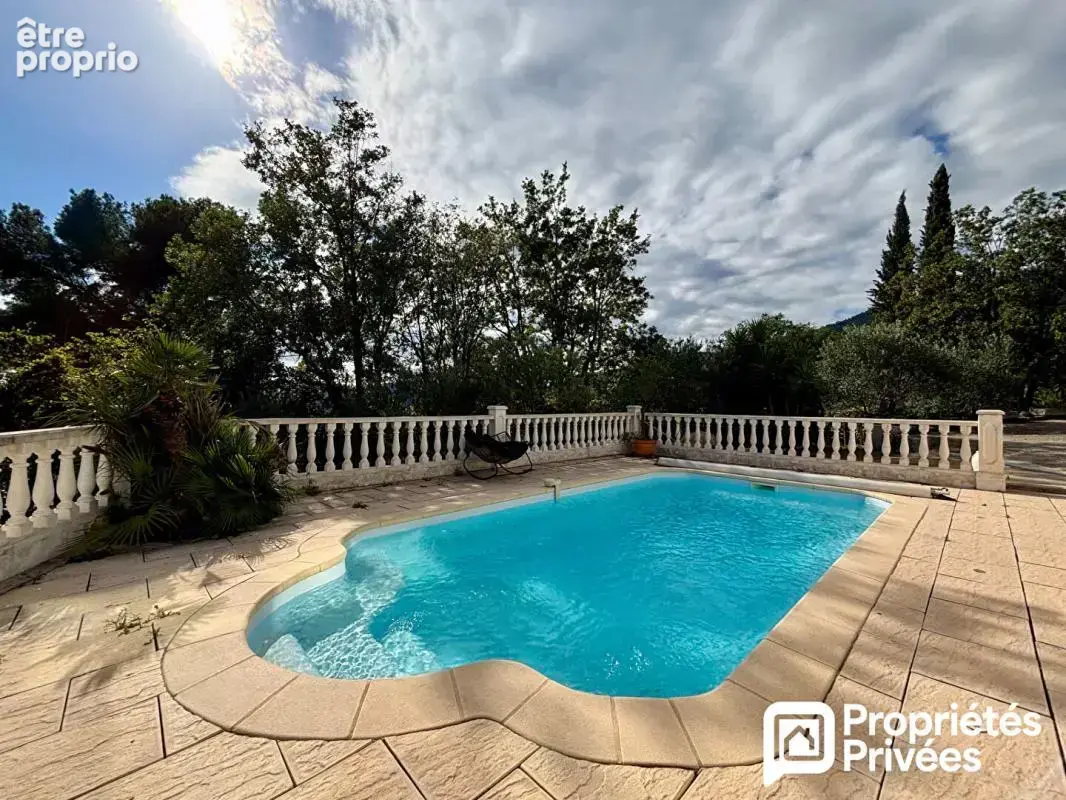 Maison de 4 pièces avec beau jardin, piscine et garage - photo 15