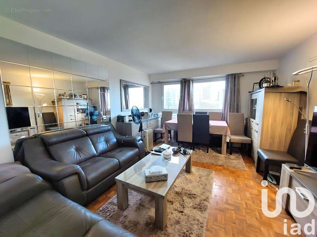 Photo 2 - Appartement à COURBEVOIE