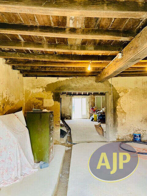 Maison à SAINT-GERMAIN-D&#039;ESTEUIL