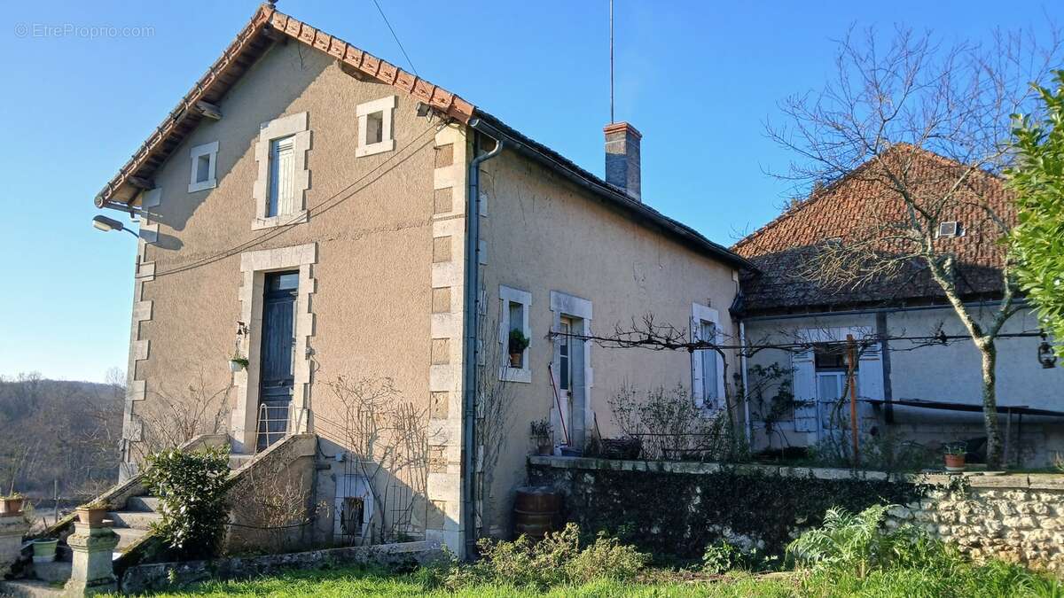 Appartement à CHASSAIGNES