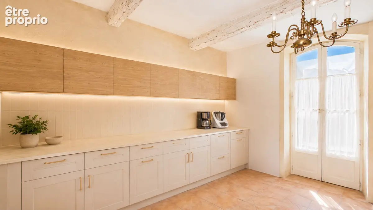 Eyragues, maison de caractère de 210 m² avec cour intérieure de 50 m², 4 chambres et cave - photo 7
