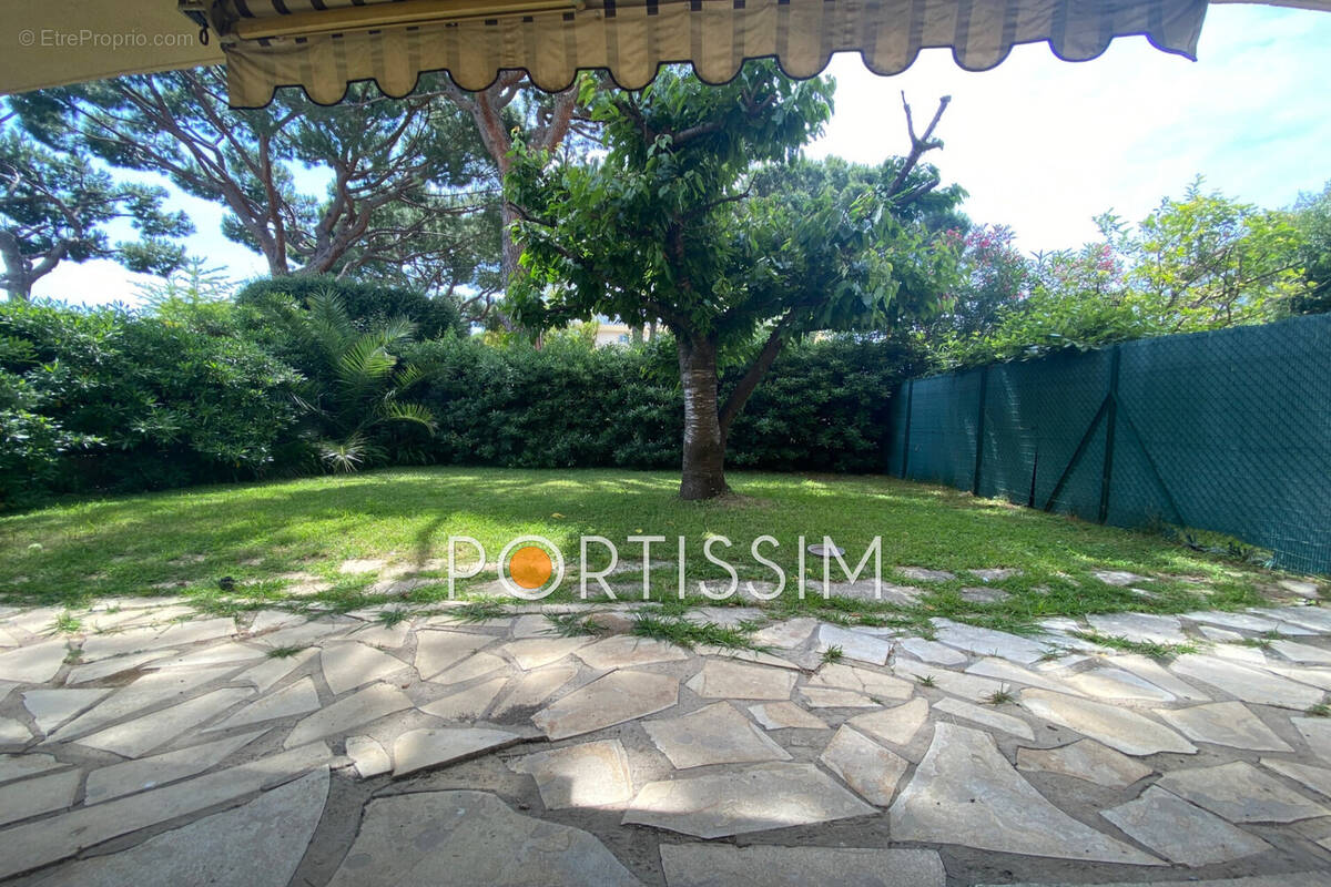 Appartement à SAINT-LAURENT-DU-VAR