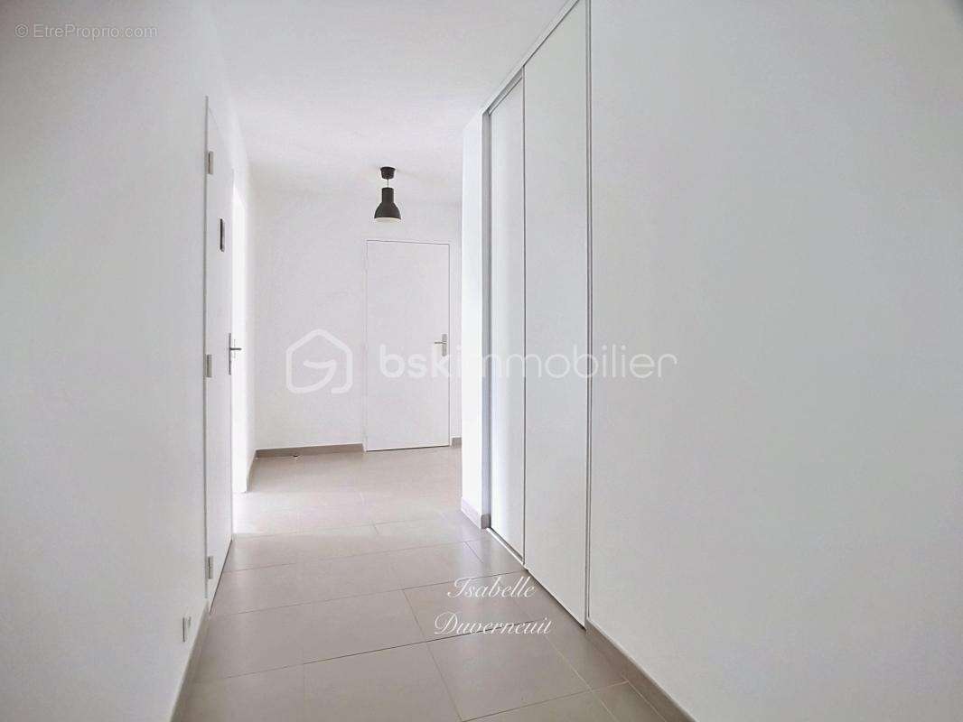 Montévrain – bureaux / cabinet professionnel 72 m² avec terrasse, balcon et parking - photo 12