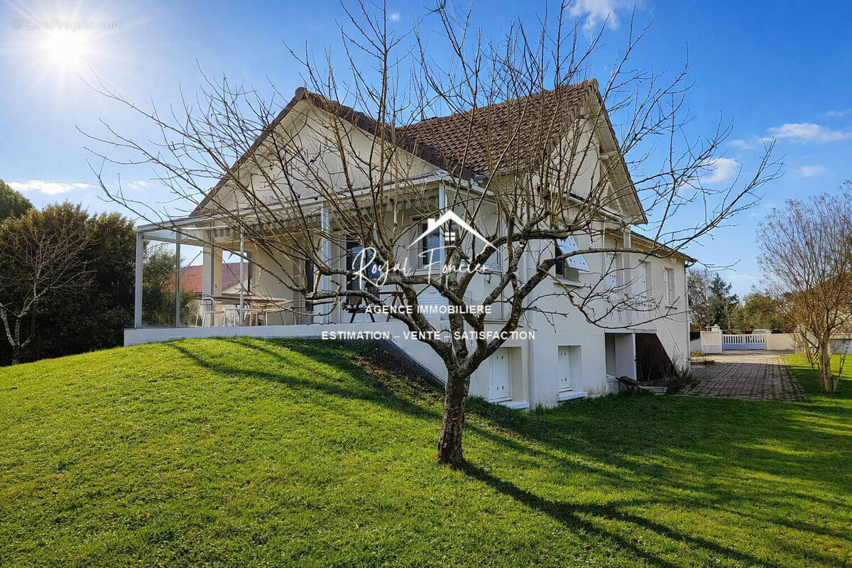 Pavillon indépendant de 196 m2  - Maison à ANTRAN