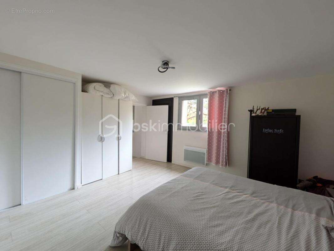 Maison à VIC-FEZENSAC