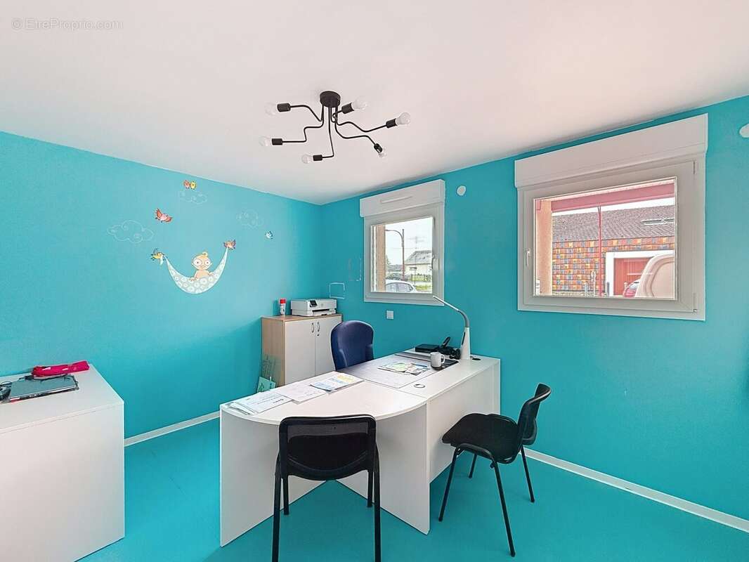 Commerce à SAINTE-MARIE