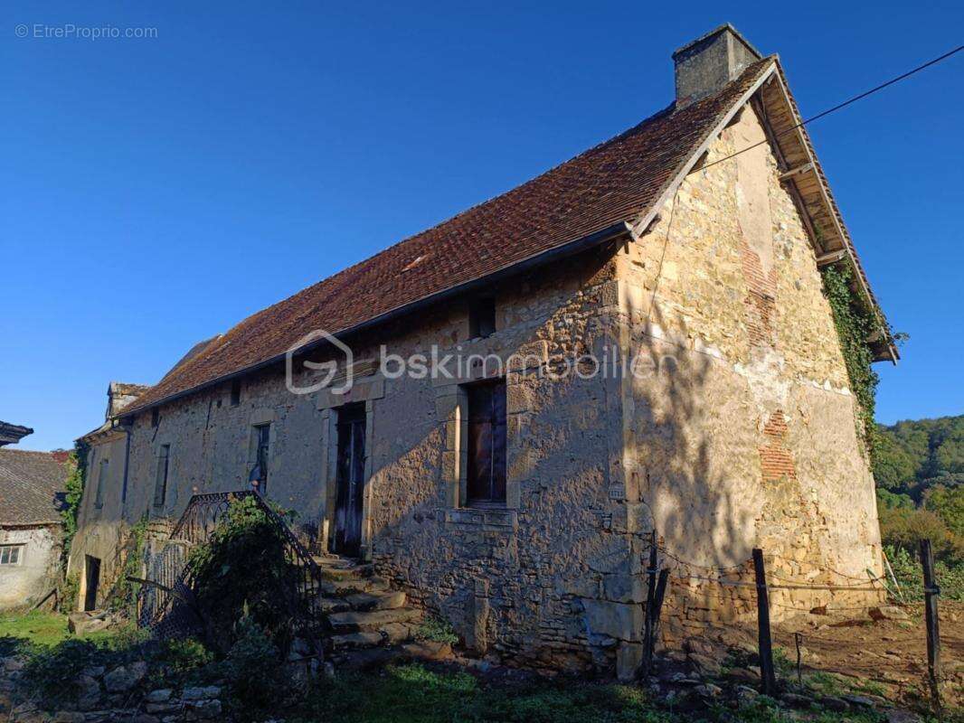 Maison à SAINT-JULIEN-DE-LAMPON