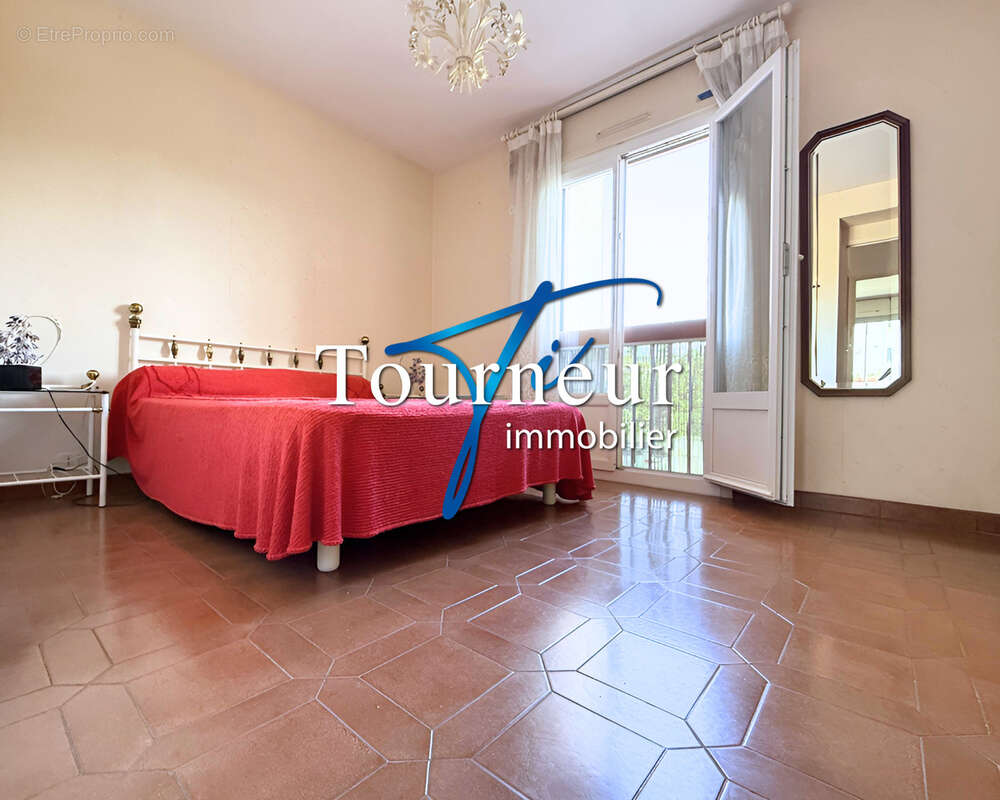 Appartement à SIX-FOURS-LES-PLAGES