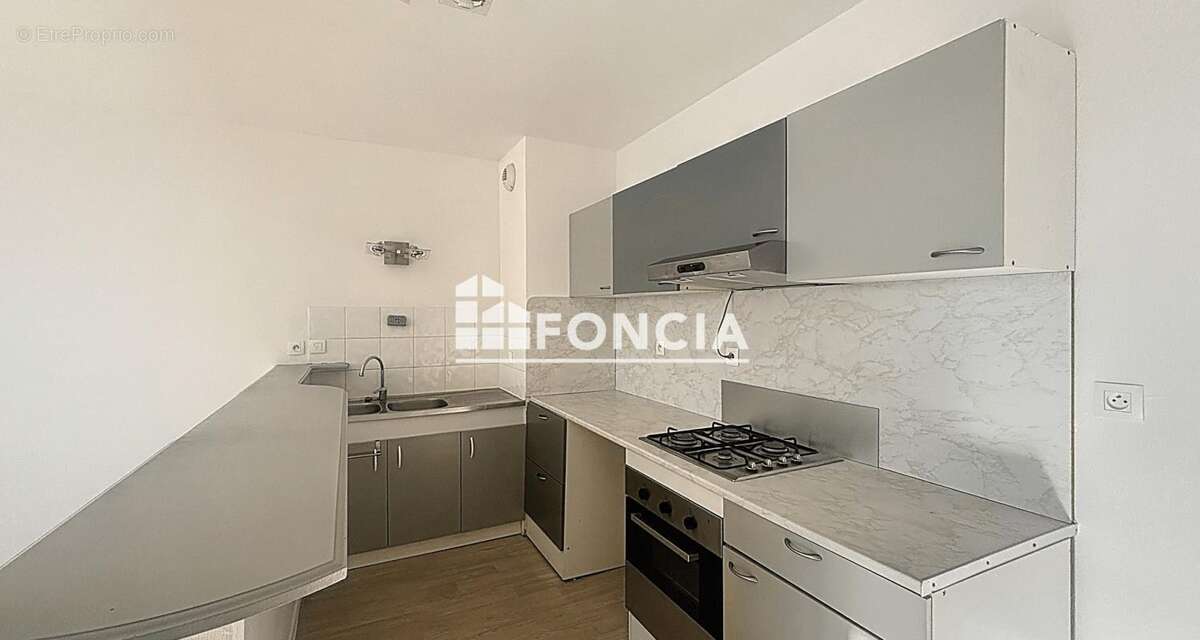 Appartement à FLEURY-SUR-ORNE