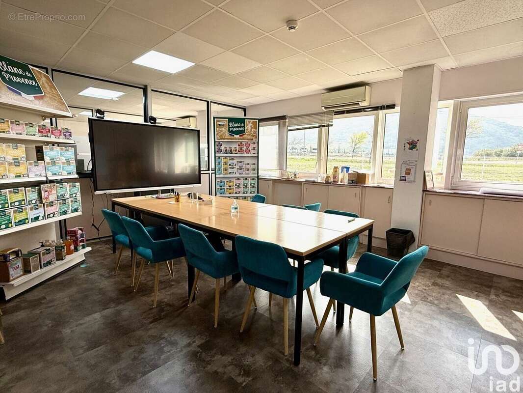 Photo 8 - Commerce à MALATAVERNE