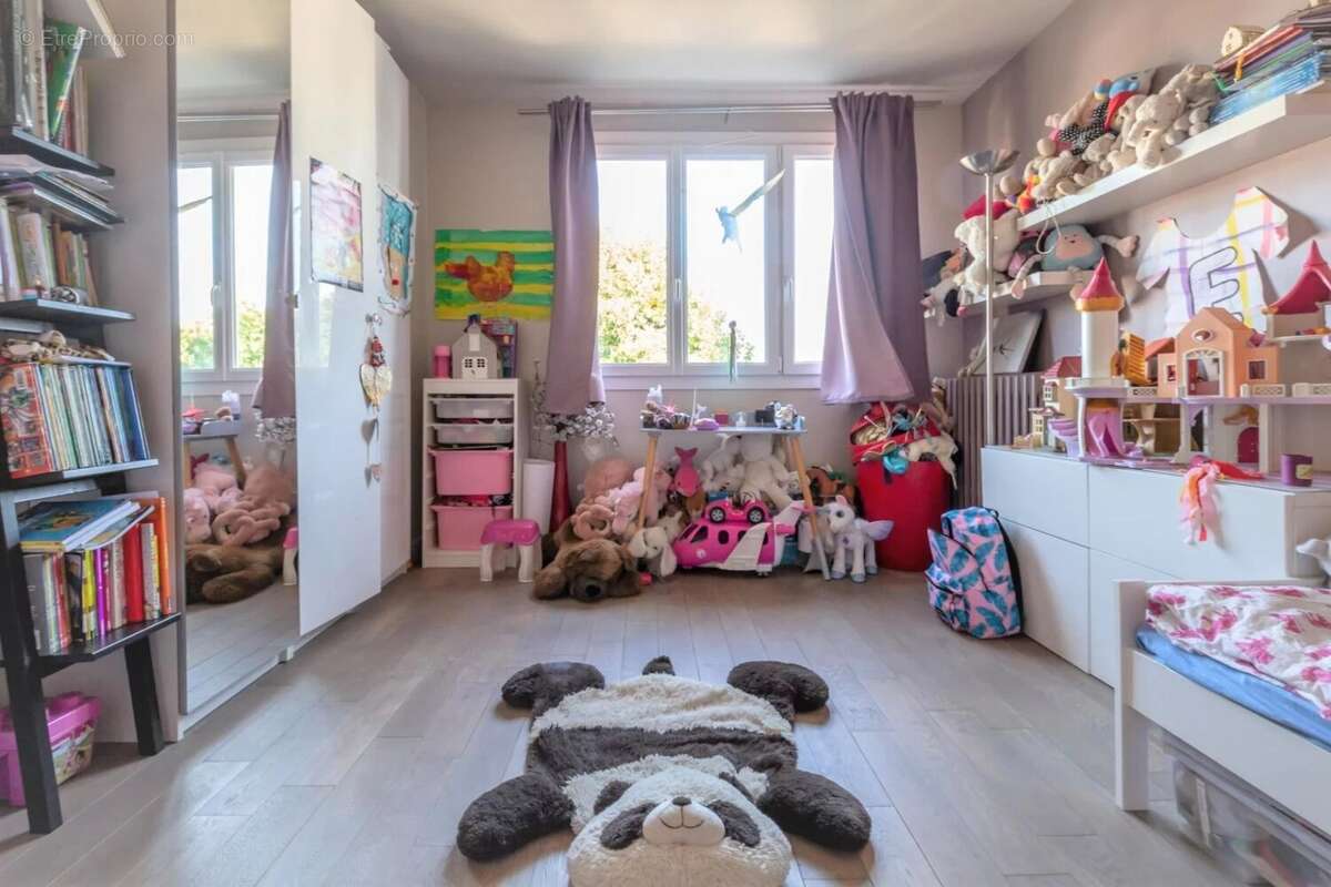 Maison d'architecte 5 pièces de 150 m² sur 425 m² de terrain - photo 9