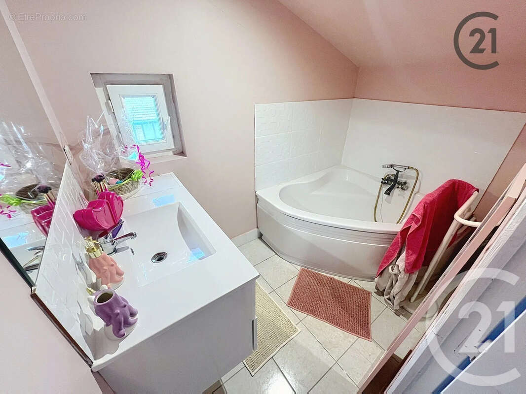 Maison à LA CHAUSSEE-SUR-MARNE