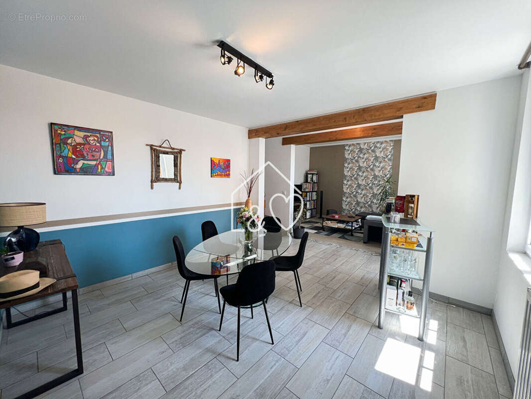 Maison à NIEUL-LE-DOLENT