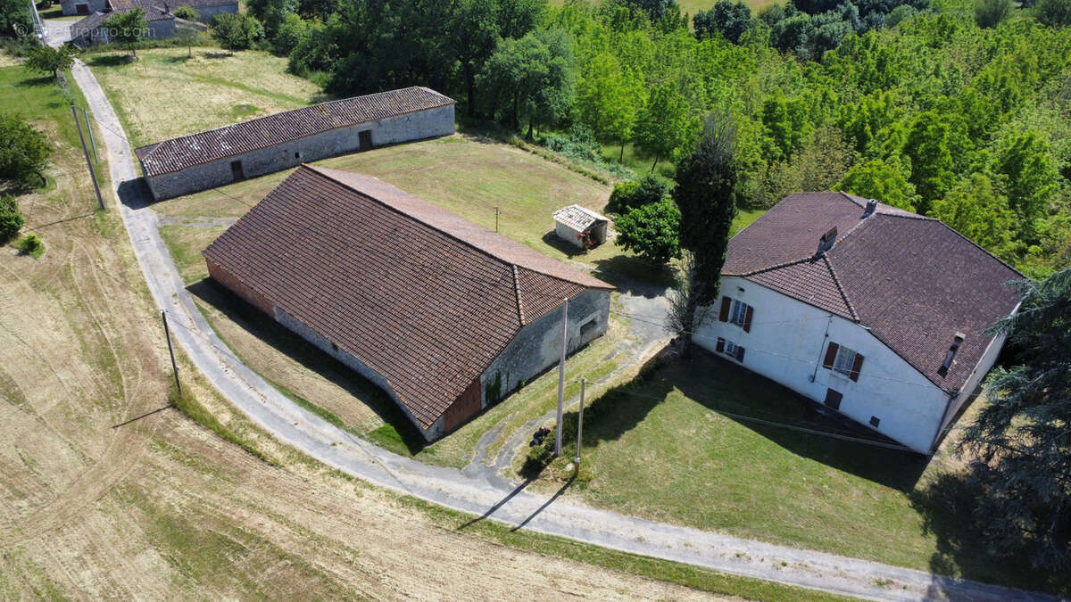Maison à SAINT-NAZAIRE-DE-VALENTANE