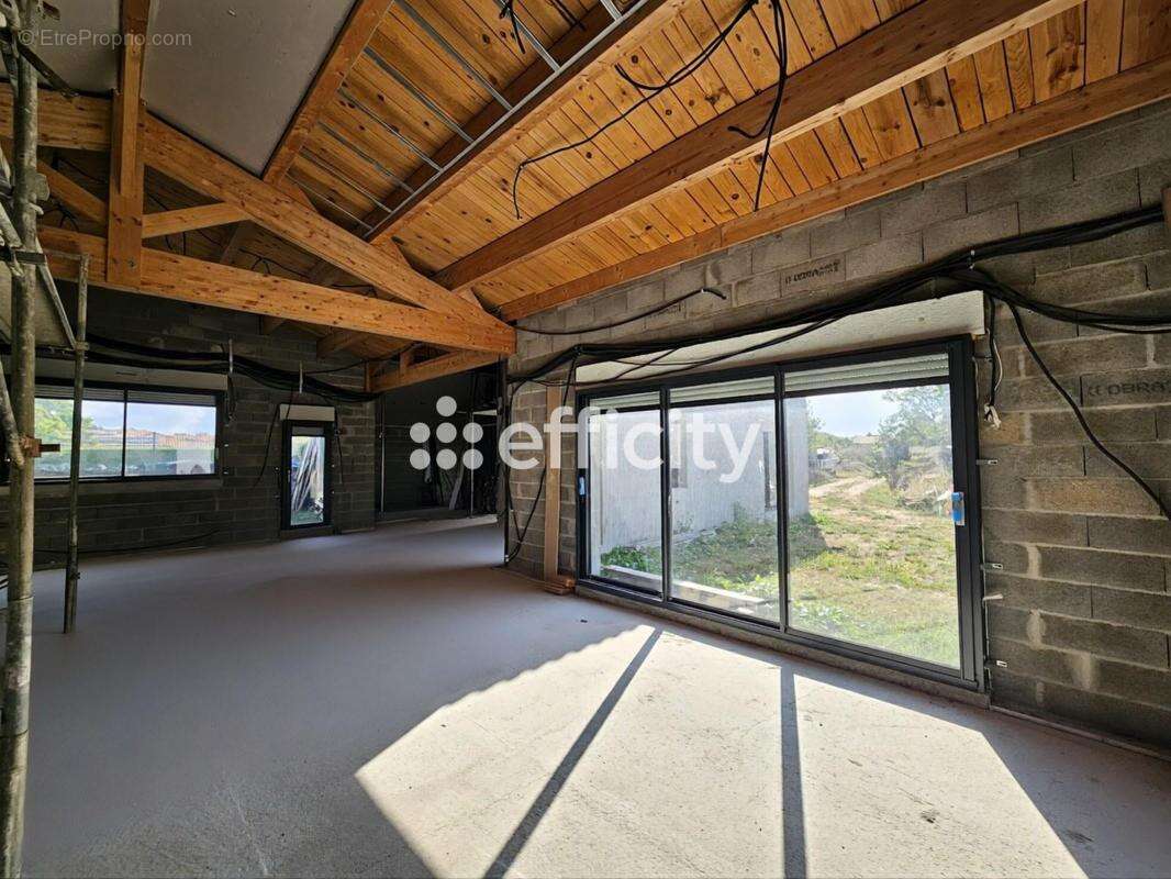 Maison à LA GREVE-SUR-MIGNON