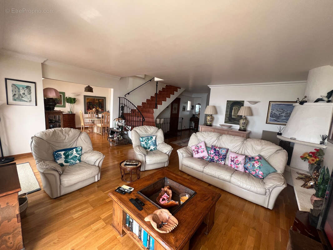 Exclusivite- domaine privé avec piscine sur menton garavan- villa jumelee  t5/6 sur 3 niveaux, terrasses, jard - photo 7