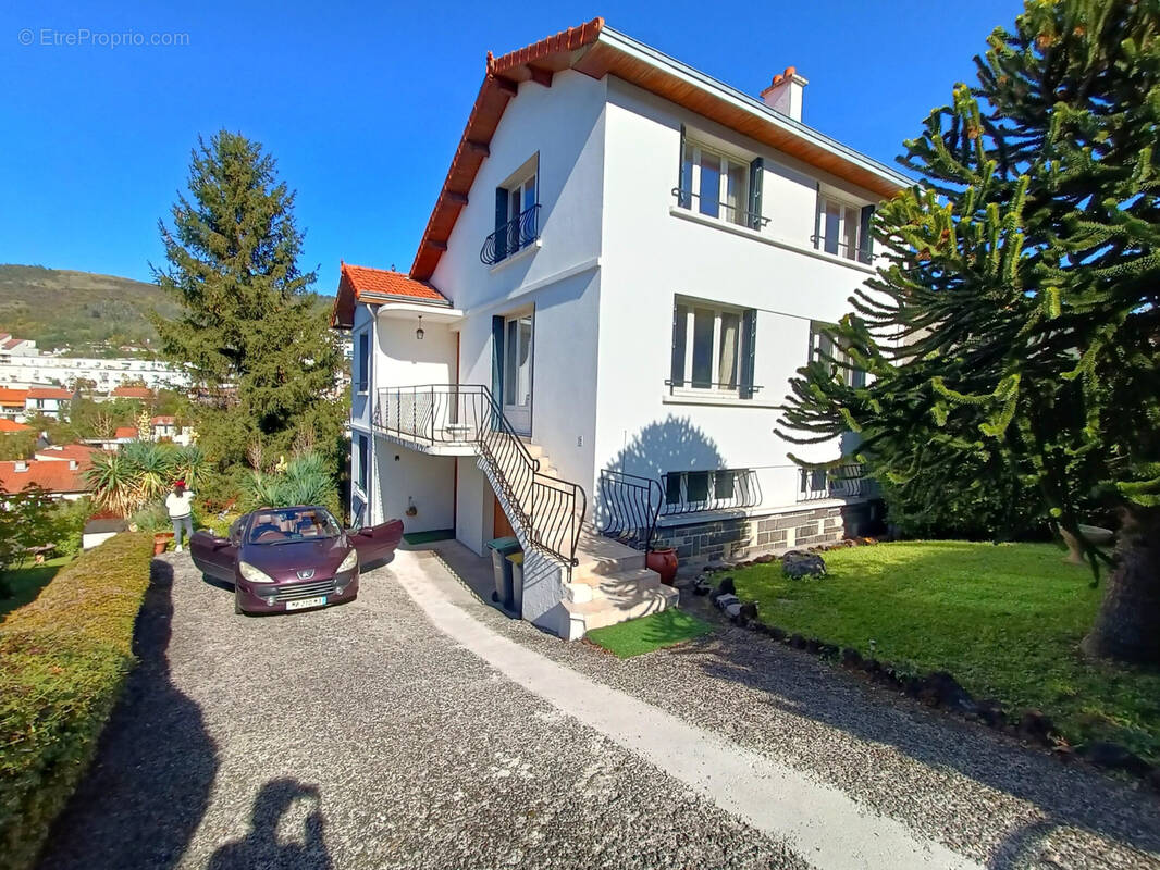 Maison à CLERMONT-FERRAND