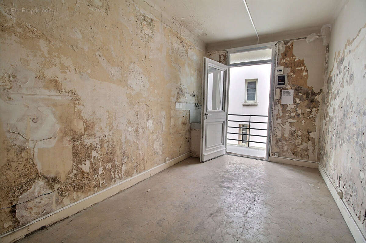 Appartement à LA GARENNE-COLOMBES