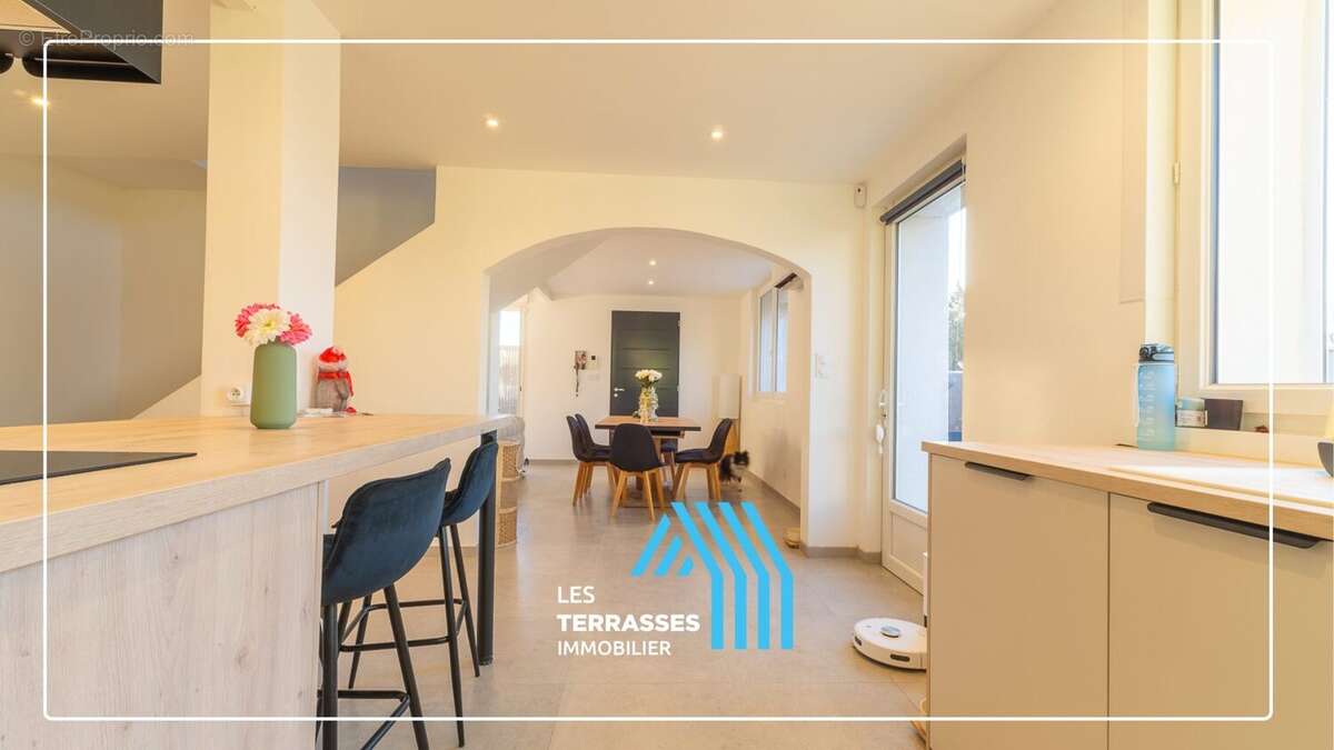 Maison à MONTELIMAR