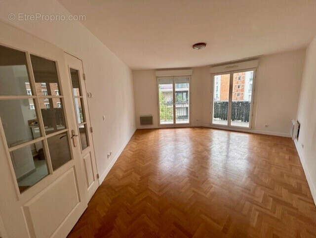 Appartement à LA GARENNE-COLOMBES