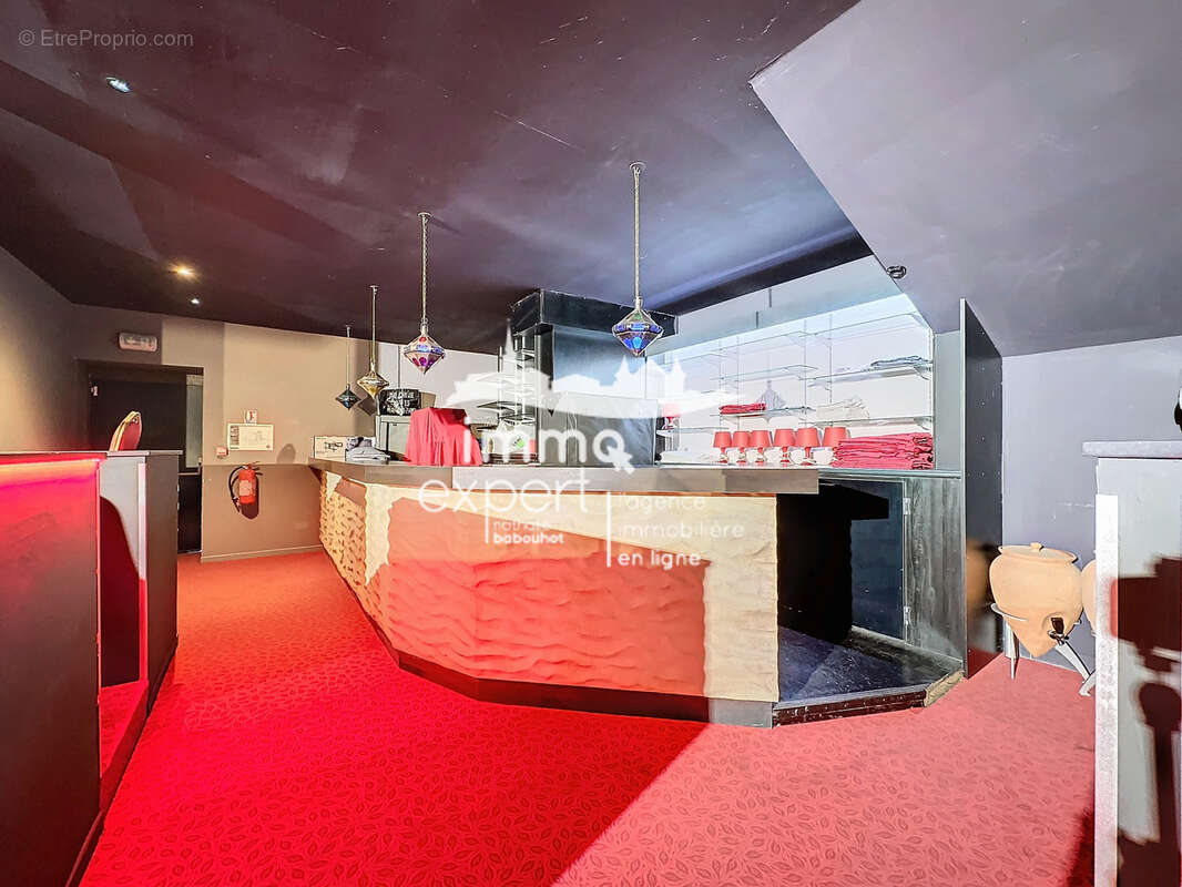CHARMES   Murs commerciaux d'exception de 1 075 m2   Restaurant, Bar & Salle de Spectacle - photo 18