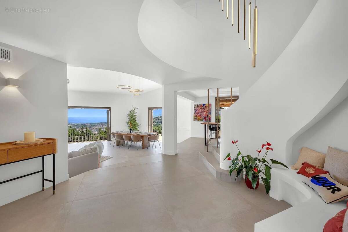 Maison à MANDELIEU-LA-NAPOULE