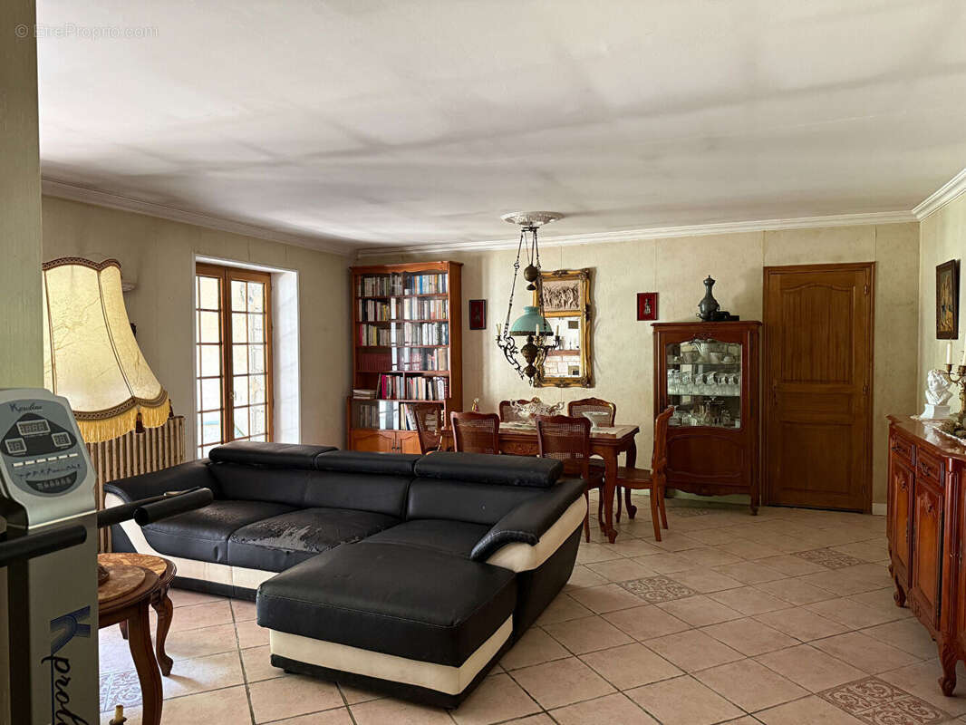 Maison à SAINT-JUST-LE-MARTEL