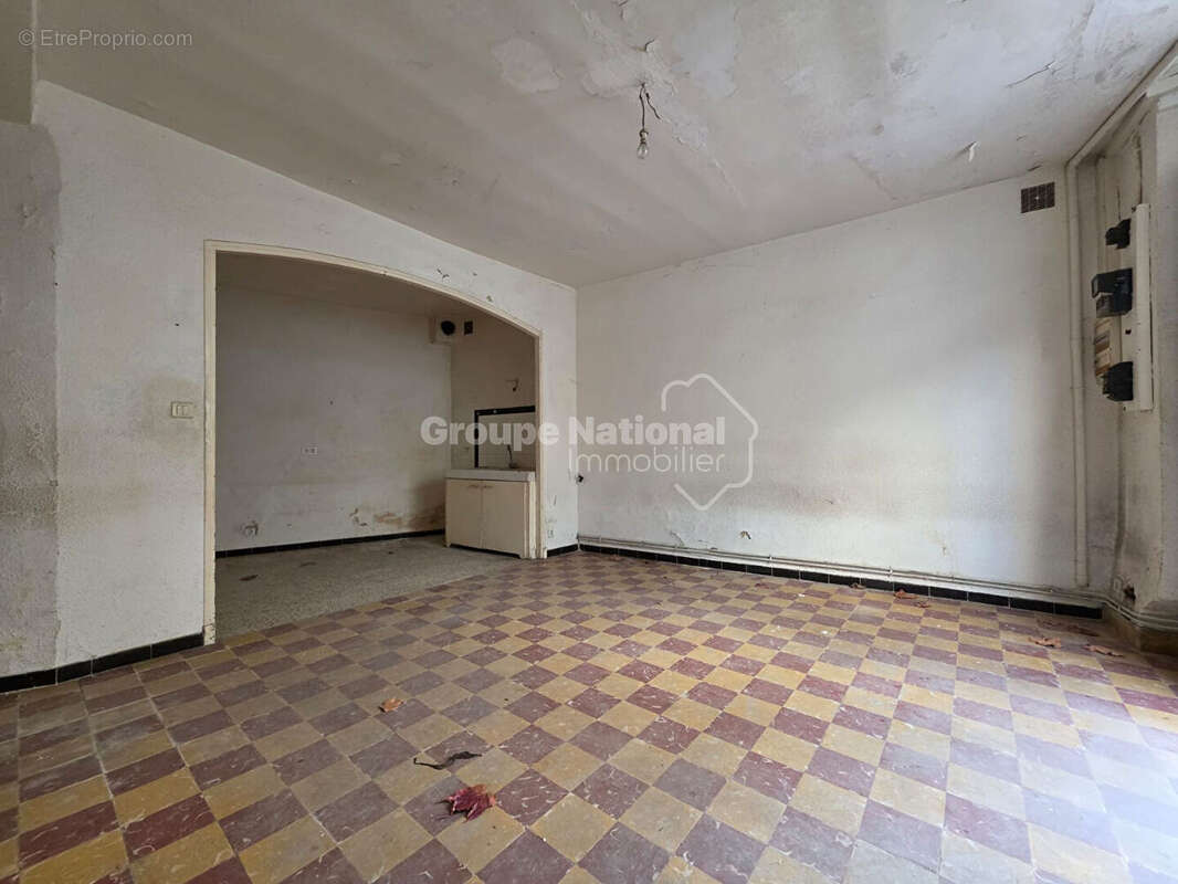 Exclusivité - Maison de ville - A rénover - photo 2