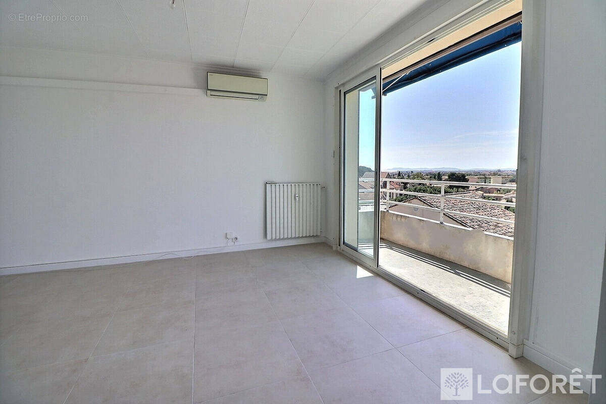 Appartement à HYERES