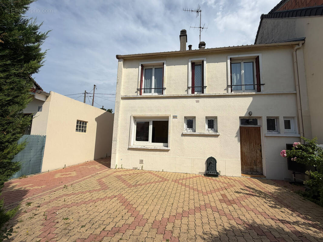Maison à TREMBLAY-EN-FRANCE