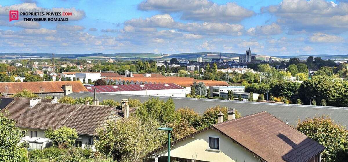 Appartement à PARON