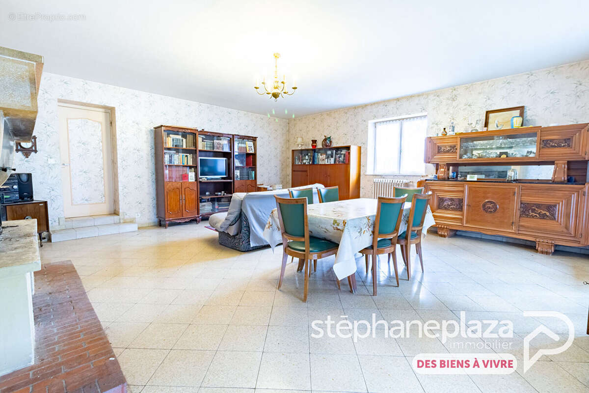 Maison à VILLIE-MORGON