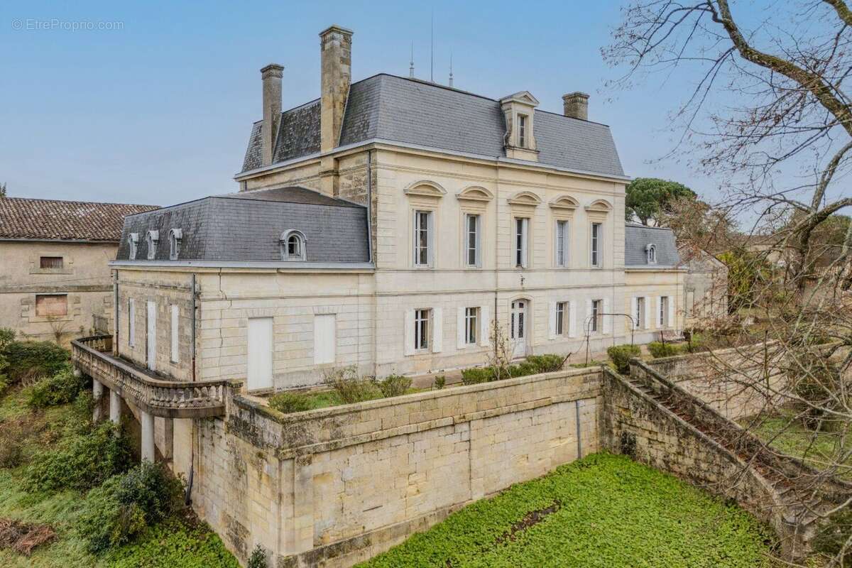 Élégance et héritage un château d'exception au coeur d'un vignoble classé - photo 3