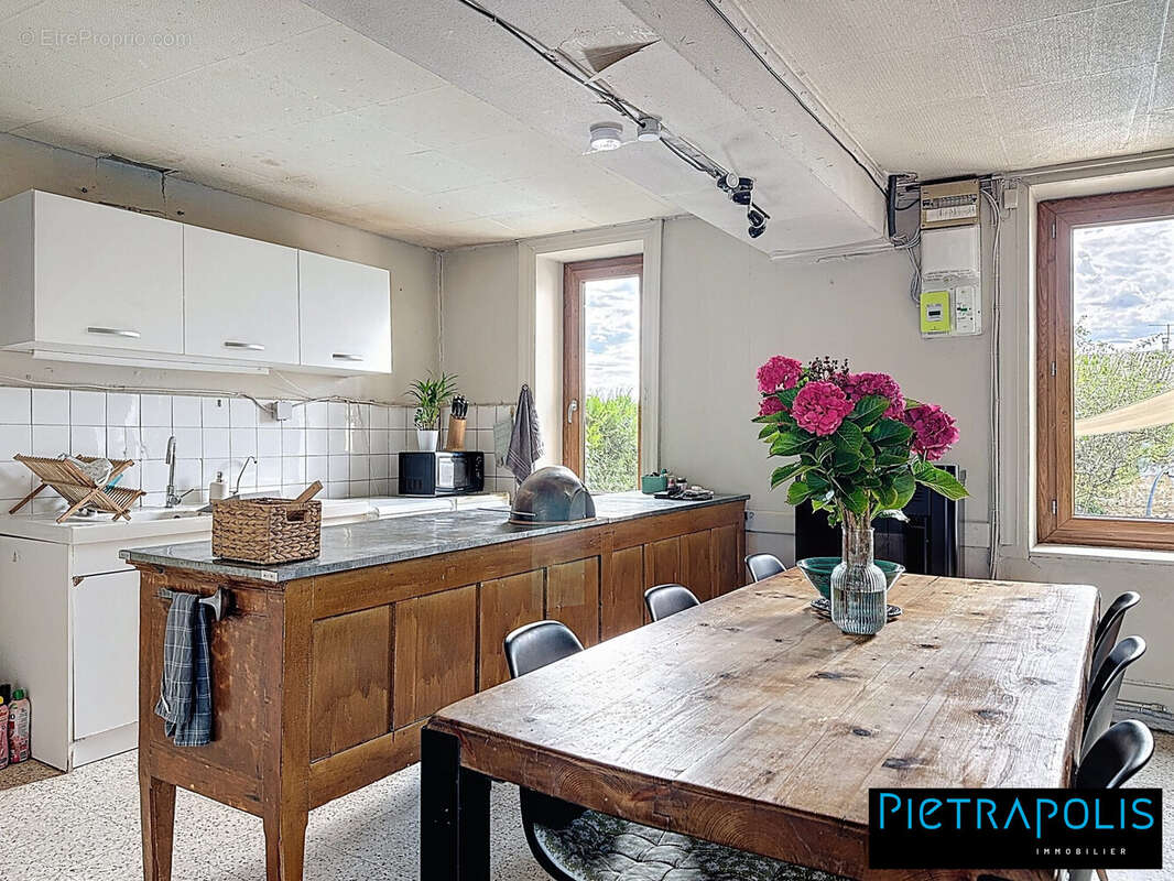 Maison à SAINT-ETIENNE-SUR-CHALARONNE