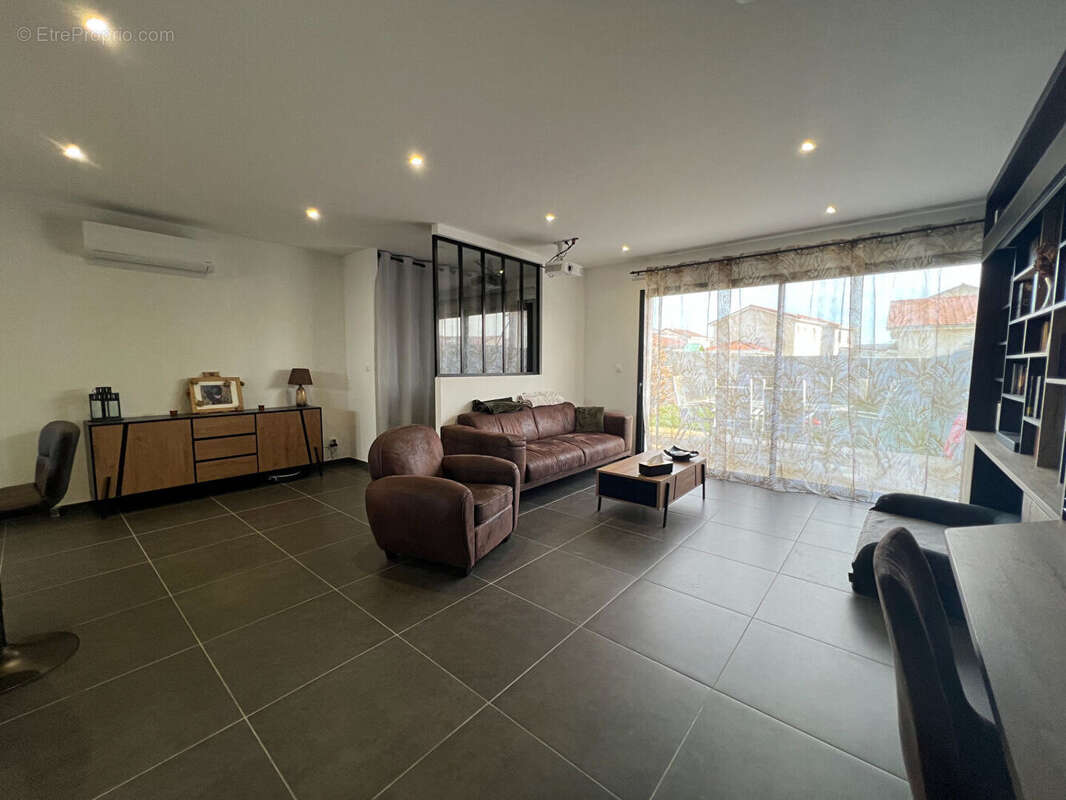 Maison à SAINT-ROMAIN-DE-JALIONAS