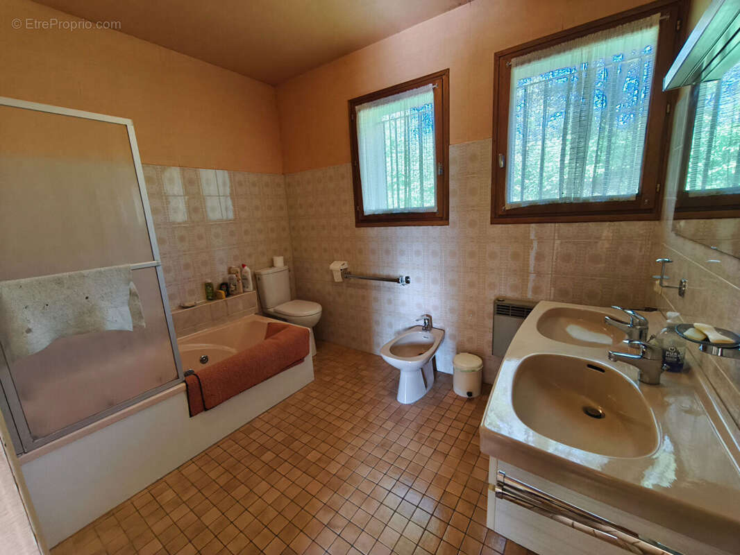 Maison à SAINT-JEAN-DE-VERGES