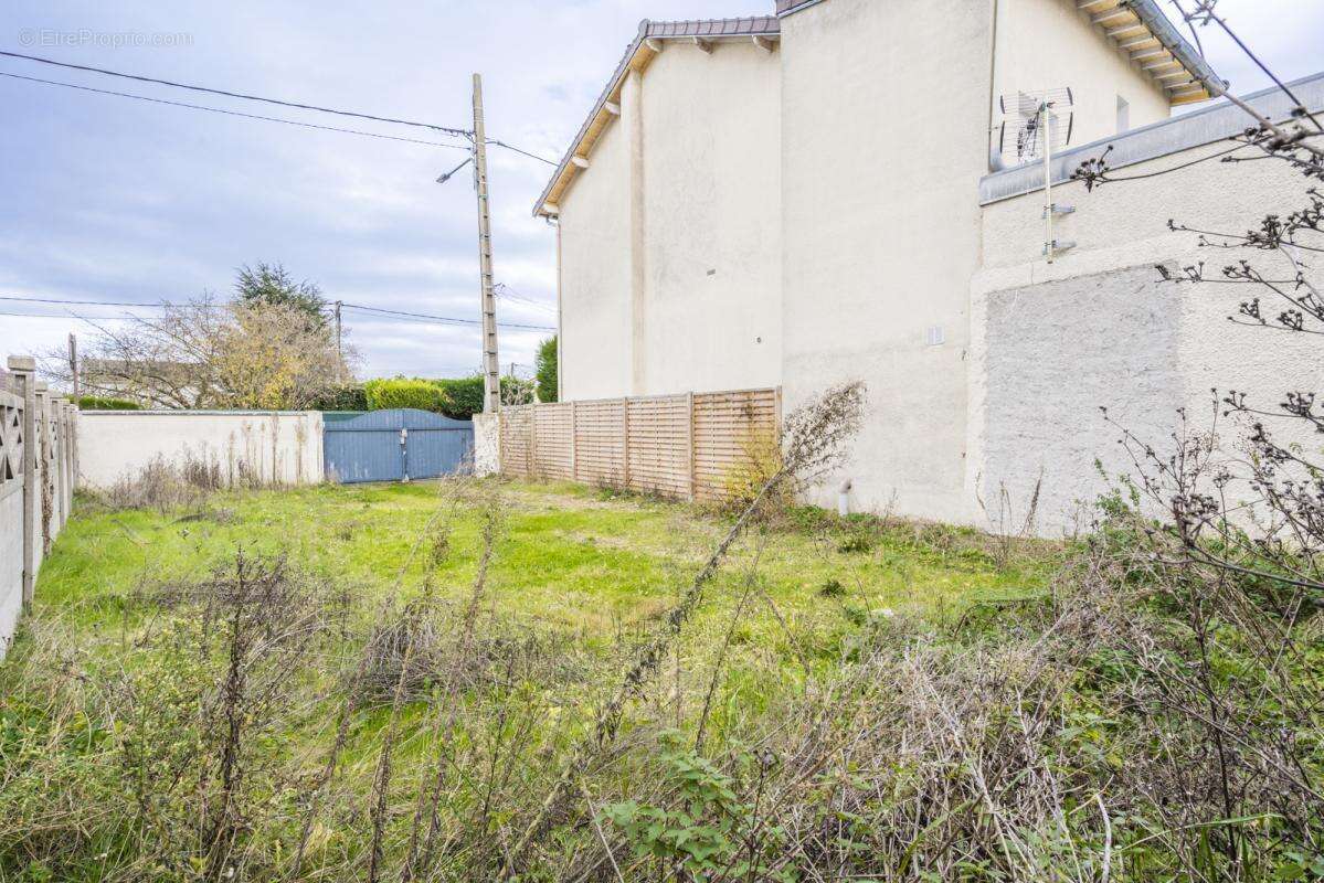 Terrain à CONFLANS-SAINTE-HONORINE