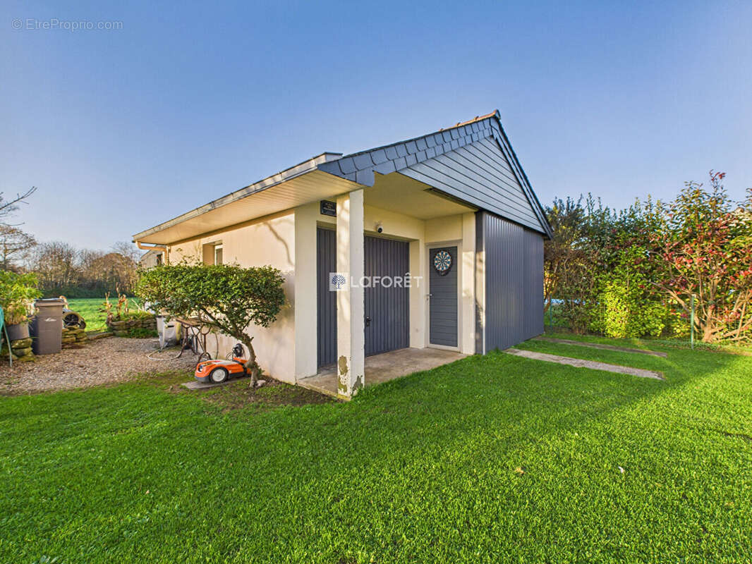 Maison à SAINT-EVARZEC