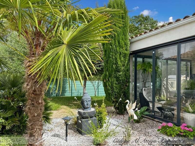 Maison à vendre Périgny, quartier Rompsay, 119m2, plain-pied, garage, jardin, véranda avec jacuzzi - photo 24