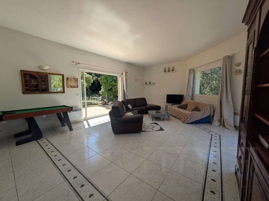 Maison à SUSSARGUES