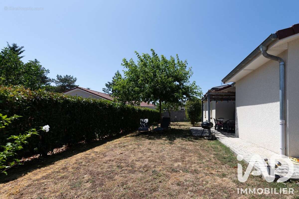 Maison 113 m² à Blyes  - photo 8