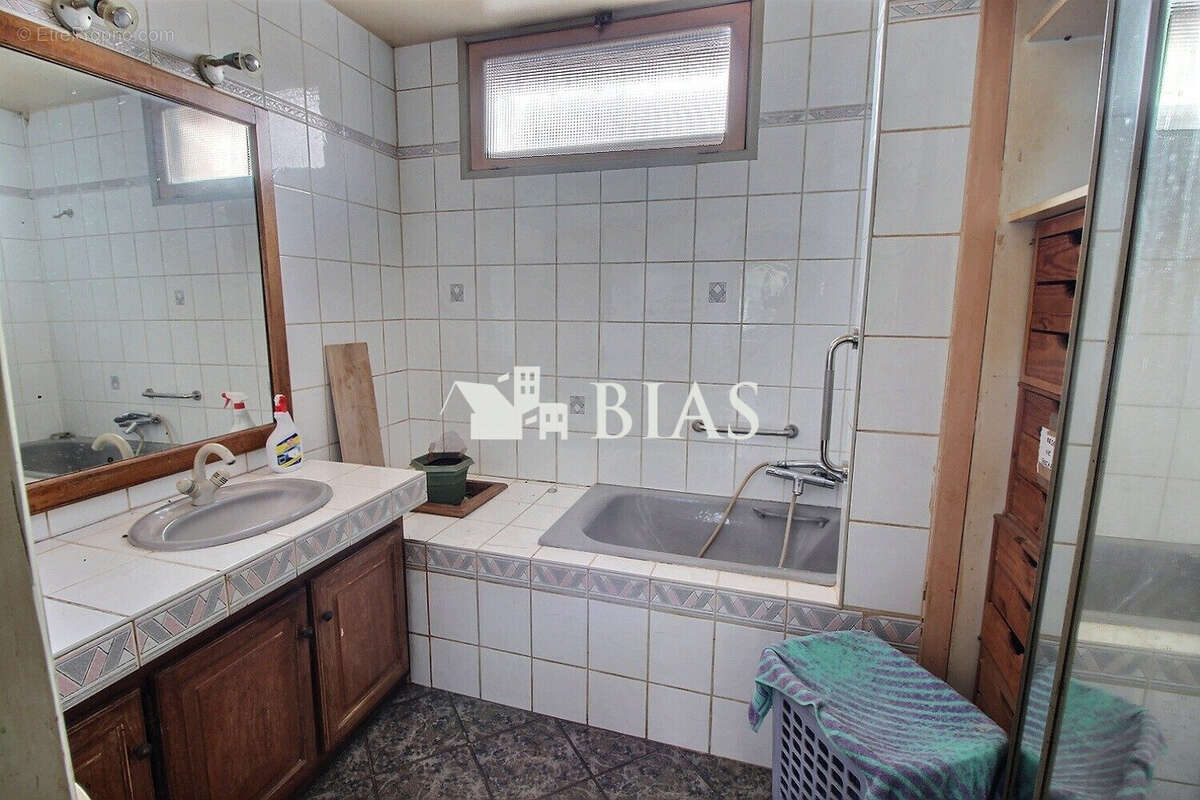 SDB T4 - Appartement à CAUDEBEC-LES-ELBEUF