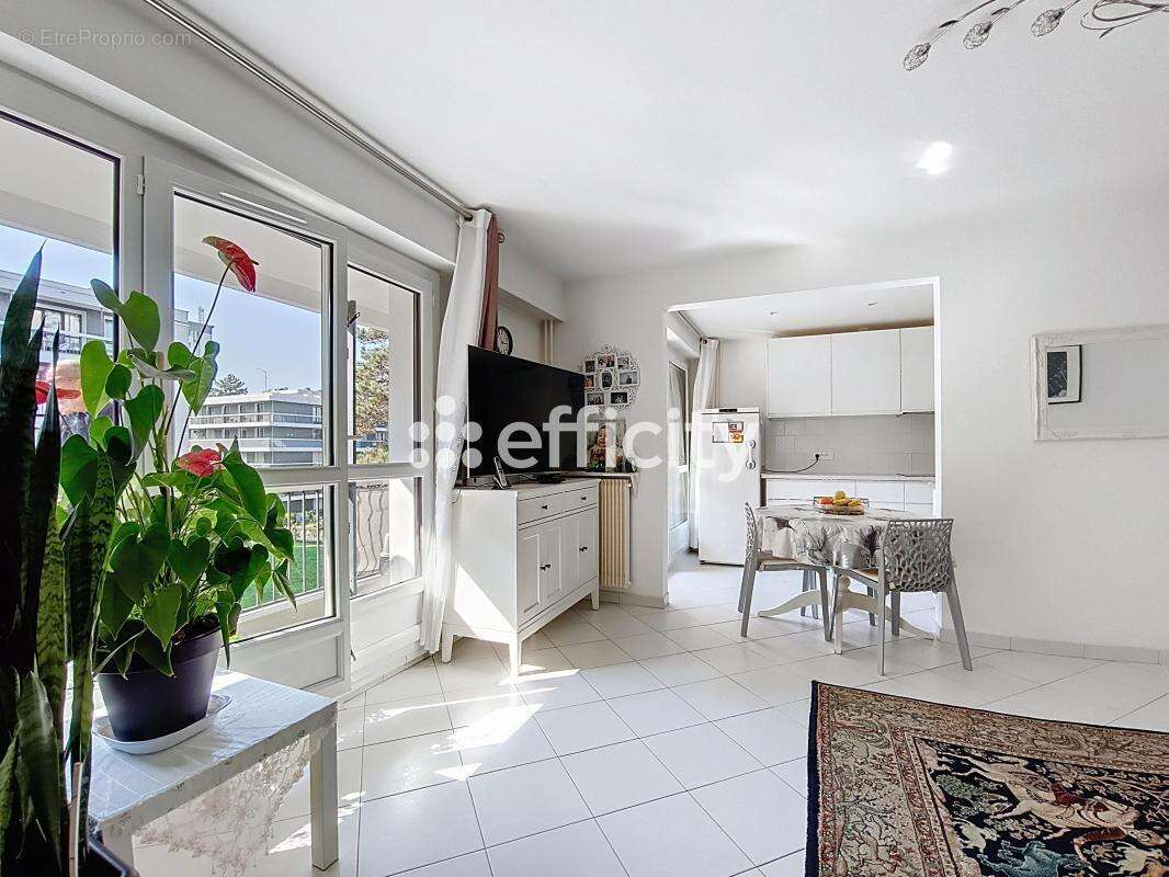 Appartement à SAINT-GRATIEN